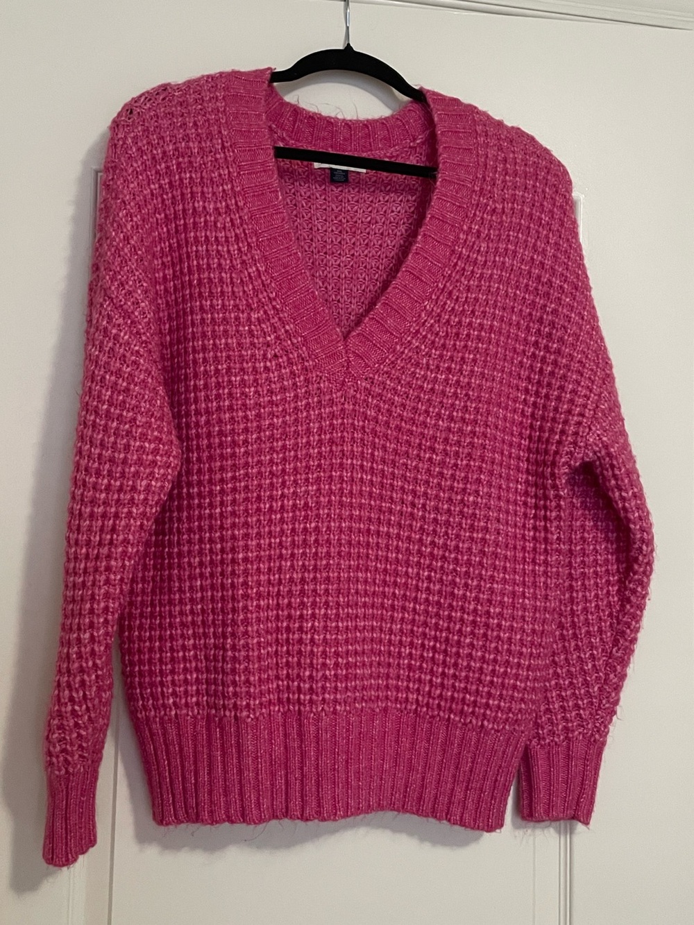 American Eagle Pink V-neck Pullover Sweater